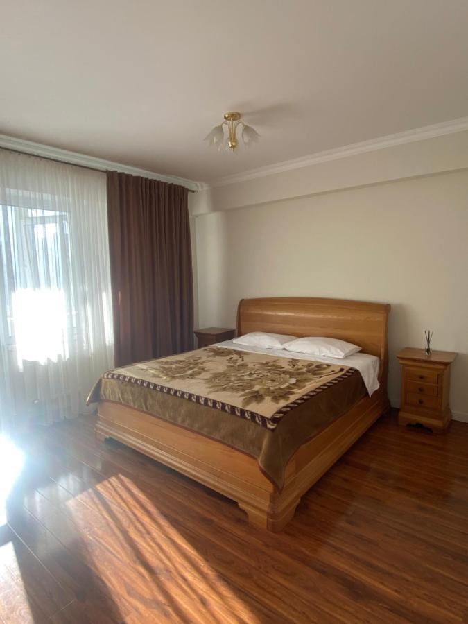 Appartement Avec 2 Chambres En Centre Ville Chişinau Exteriör bild