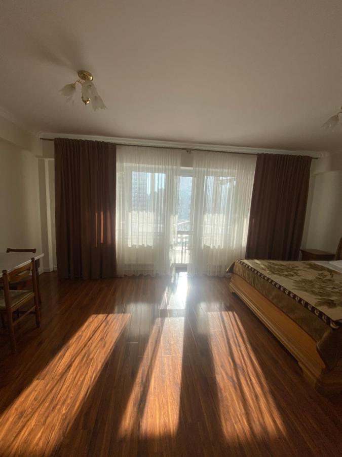 Appartement Avec 2 Chambres En Centre Ville Chişinau Exteriör bild